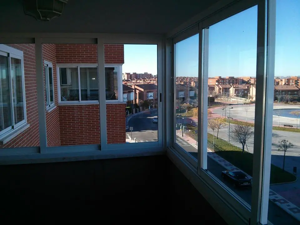 Como cerrar una terraza aprovechando el máximo espacio