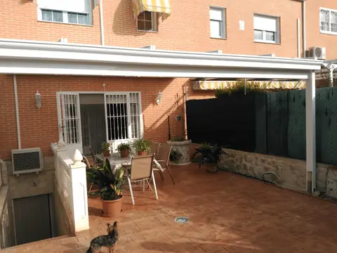 Techo móvil manual para cerrar un patio en Guadalajara