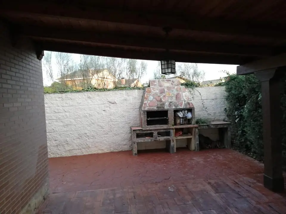 Patio antes de instalar las ventanas de aluminio